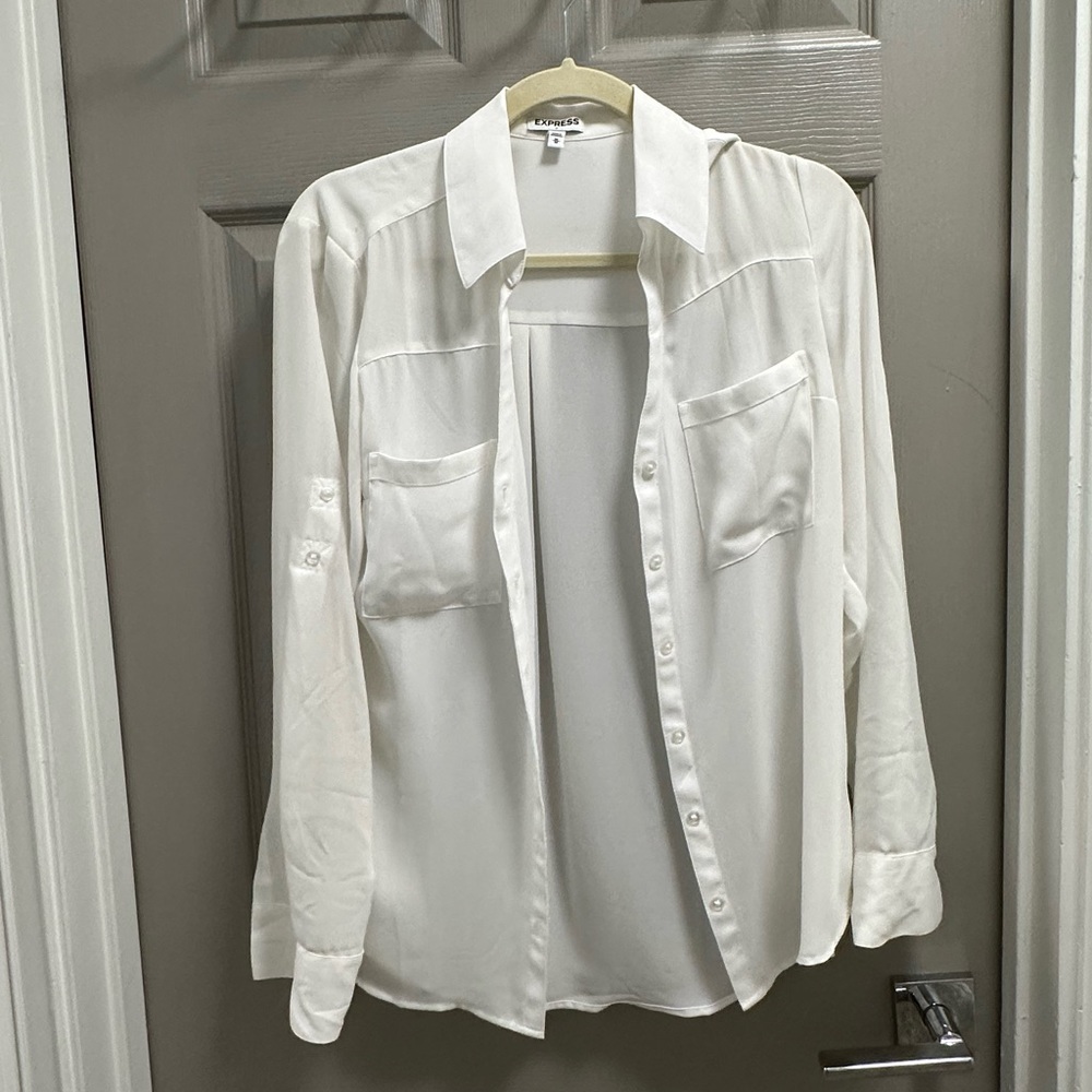 express white medium button down top